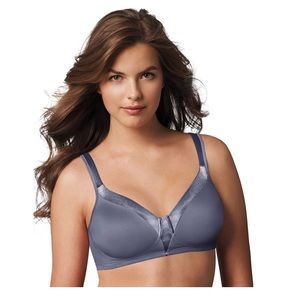 Like new Playtex 18 Hour Silky Soft Smoothing Wireless Bra, Private Jet, 36DD